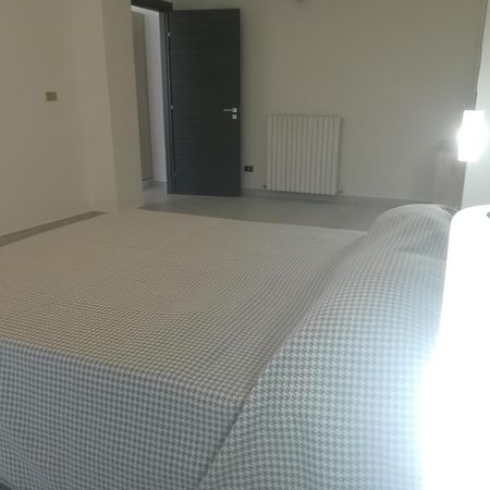 Home Mazzei Piazza Bilotti Κοσέντζα Δωμάτιο φωτογραφία