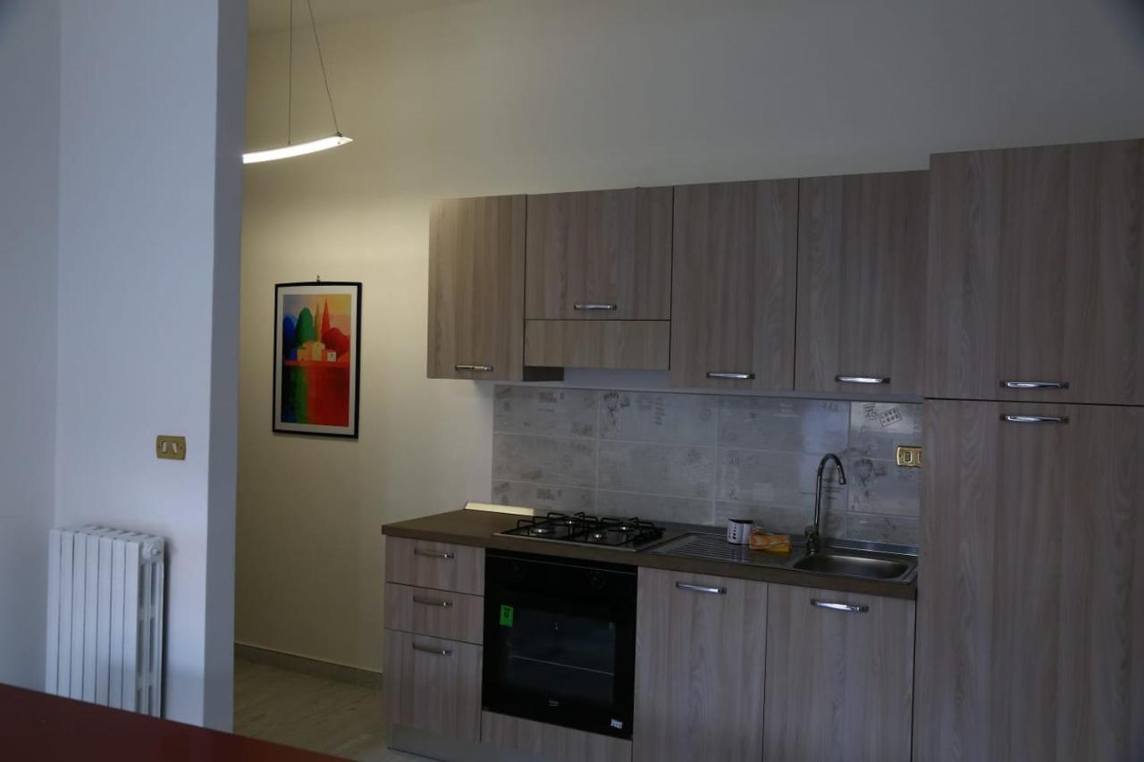 Home Mazzei Piazza Bilotti Κοσέντζα Δωμάτιο φωτογραφία