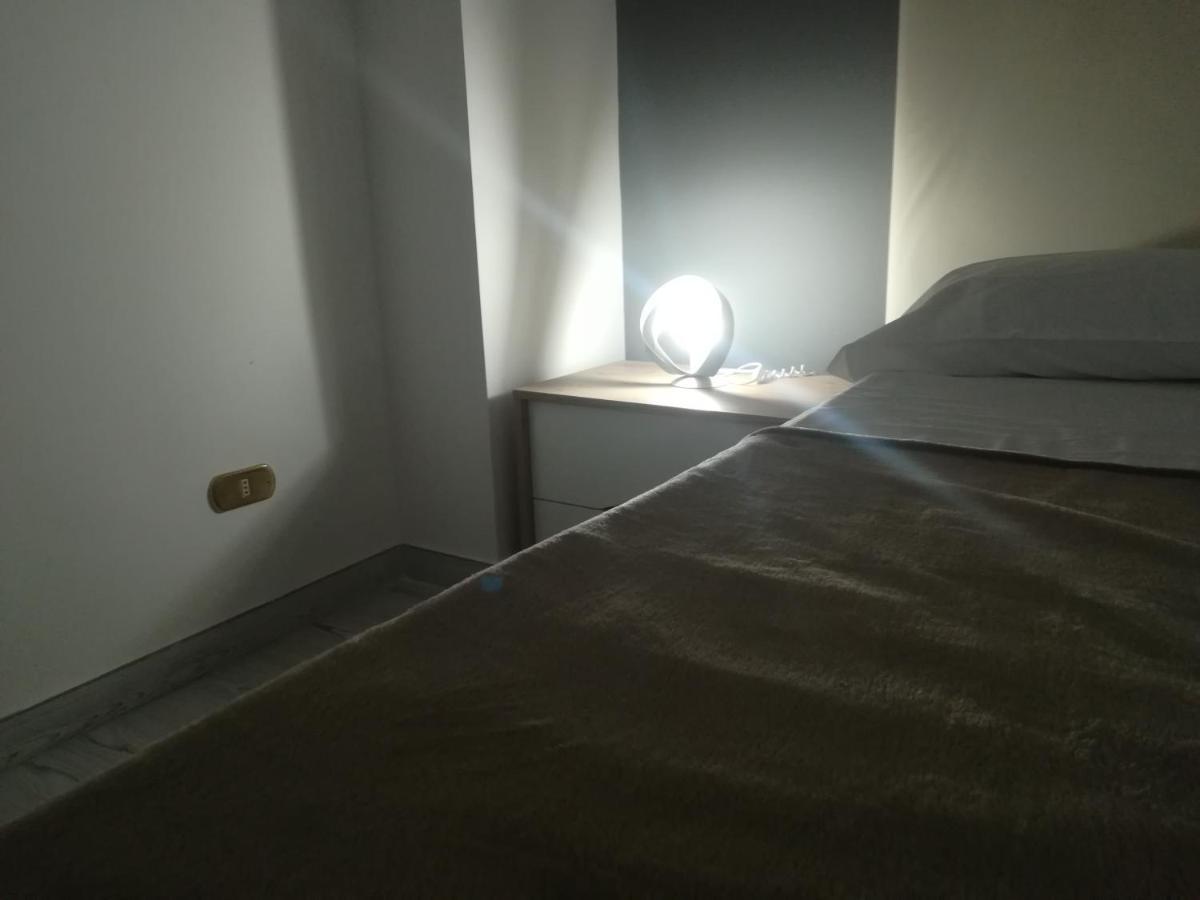 Home Mazzei Piazza Bilotti Κοσέντζα Δωμάτιο φωτογραφία