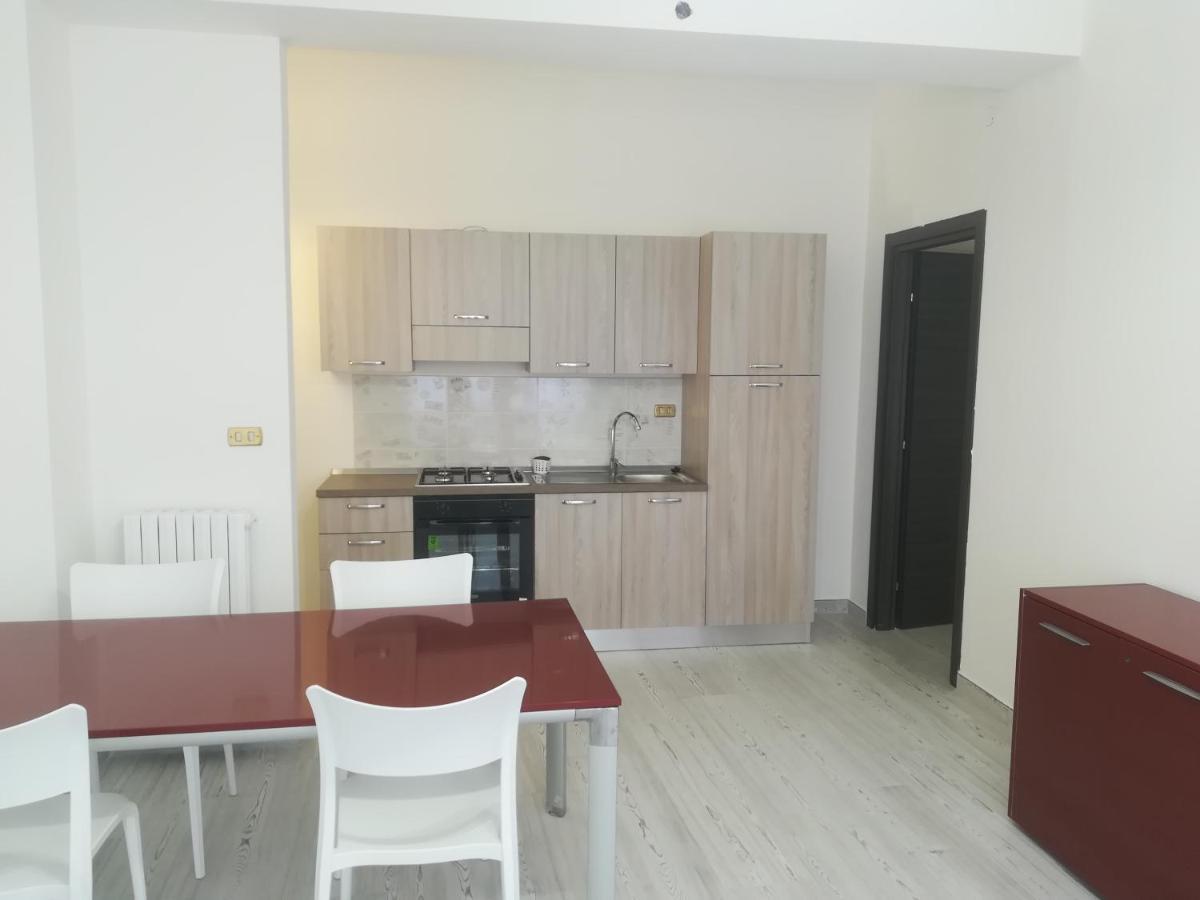 Home Mazzei Piazza Bilotti Κοσέντζα Δωμάτιο φωτογραφία