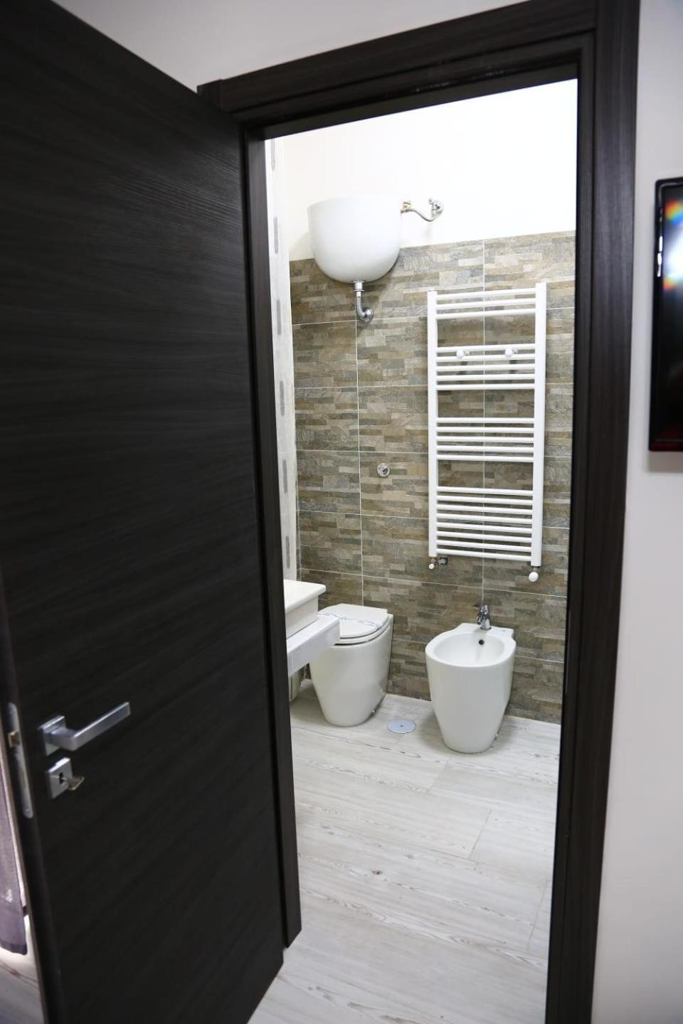 Home Mazzei Piazza Bilotti Κοσέντζα Δωμάτιο φωτογραφία