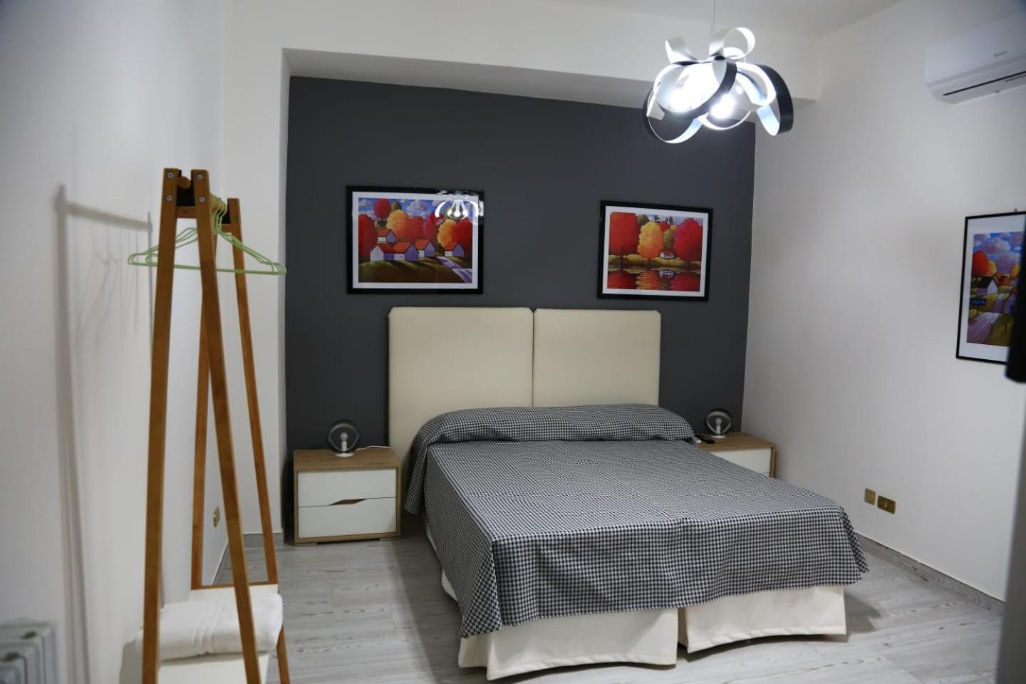 Home Mazzei Piazza Bilotti Κοσέντζα Δωμάτιο φωτογραφία